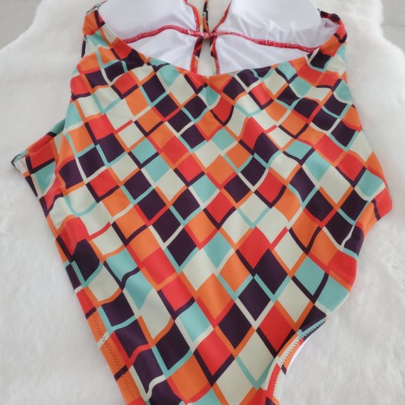 Cupshe One-Piece Geometric Design Plunge Front - Picture 4 of 5